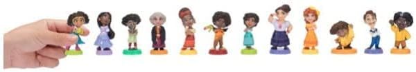 Disney Encanto Mi Familia 12 Mini Figure Set