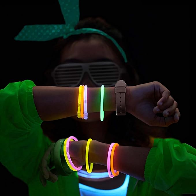 100PCS Glow Sticks Bulk Party Pack, Halloween Glow Sticks For Kids Camping, Glow In The Dark Sticks,8” Glow Party Supplies Bracelets