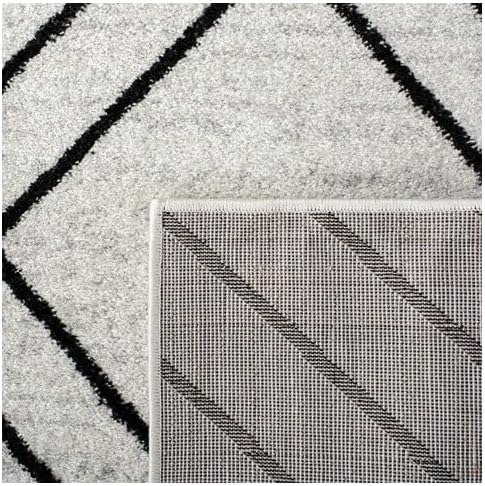 SAFAVIEH Adirondack Collection Accent Rug - 3' x 5', Light Grey & Black, Modern Geometric Design, Non-Shedding & Easy Care, Ideal for High Traffic Areas in Entryway, Living Room, Bedroom (ADR241F)