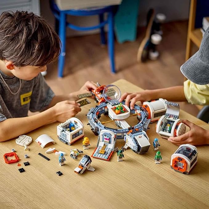 LEGO 60433 City Modulare Raumstation, 6 Astronauten, Raumkapselmodule Raumschiff