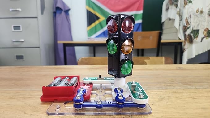 Traffic Light Toy for Kids Circuit Toy - Easy to Build STEM Kit for Kids Aged 3+. with Flashing Lights & Realistic Sounds, Perfect Educational Gift