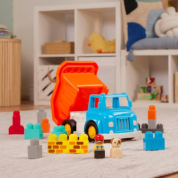 Battat- Locbloc – Toy Dump Truck – 17Pc Construction Set – Working Bucket- Building Blocks & Characters – 12 Months +