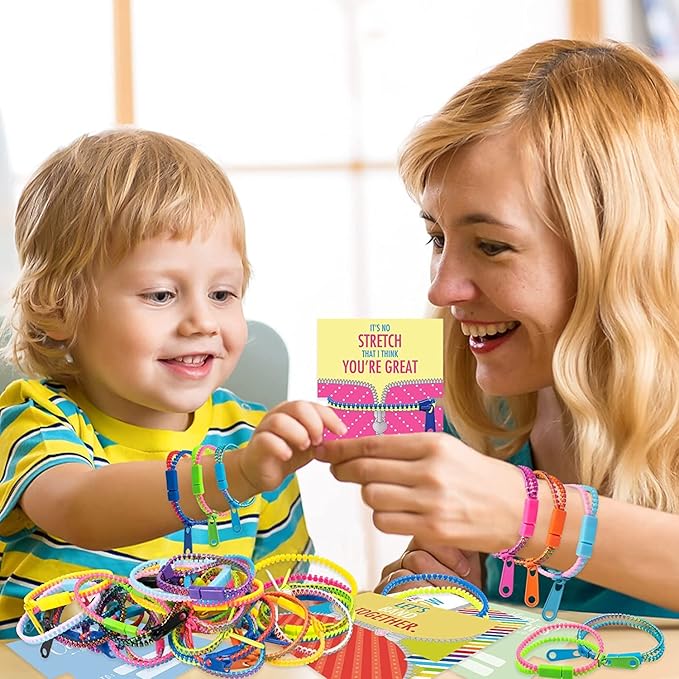 OuMuaMua 30Pcs Valentines Day Cards Gift for Kids Classroom - Valentines Cards with Fidget Zipper Bracelets Toy for Kids Valentine’s Day Classroom Exchange Valentines Party Favors