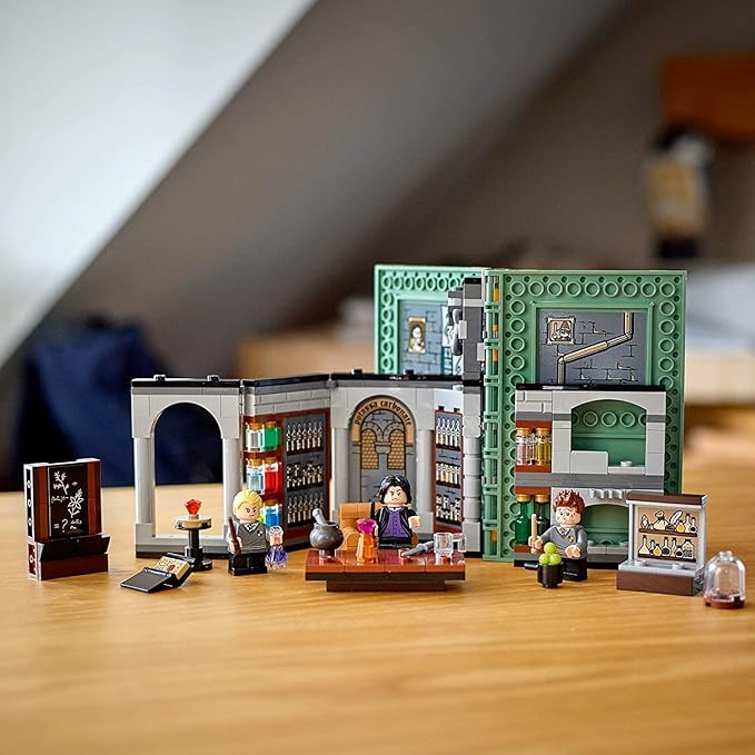 LEGO Harry Potter Hogwarts Moment: Potions Class 76383 Brick-Built Playset with Professor Snape’s Potions Class, New 2021 (270 Pieces)