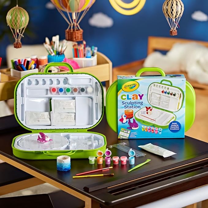 Crayola Clay Sculpting Station, Kids Clay, Sculpting Material, Craft kit, Art Set for Kids, Gift for Boys & Girls, Ages 6+