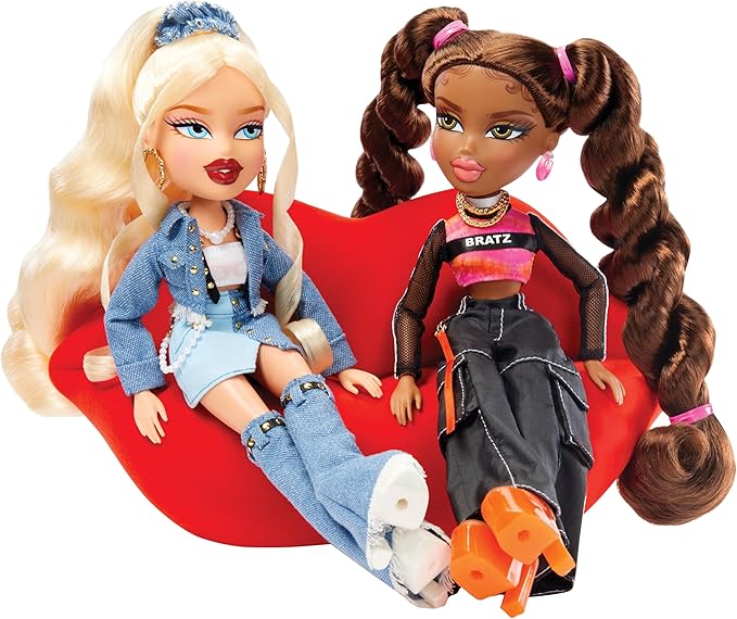 Bratz Funky Fashion Furniture Lip Couch Playset & Display, Fits 2 Dolls