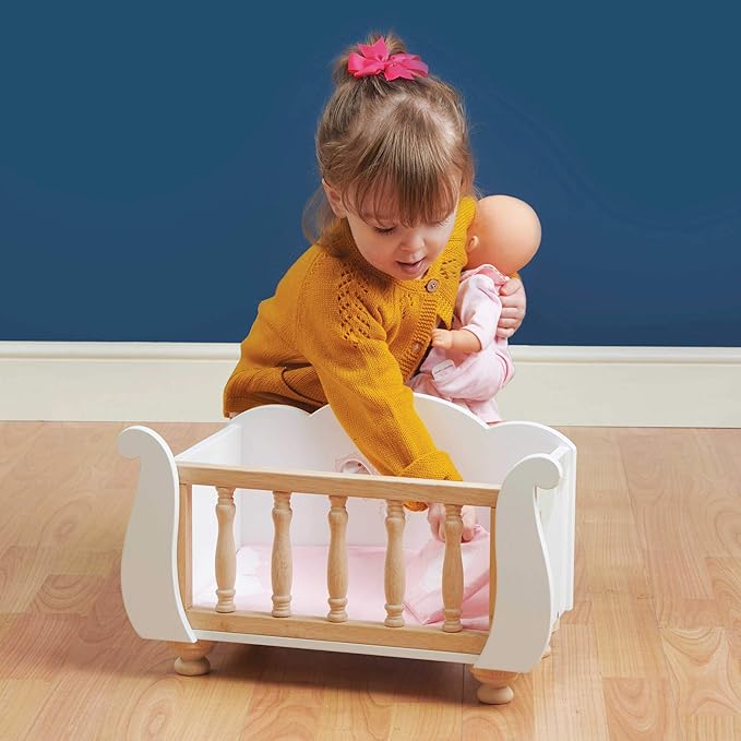 Le Toy Van - Educational Wooden Toy Role Play Beautiful Sleigh Doll Cot & Crib | Girls Pretend Play Toy Pram Playset - for Ages 3+