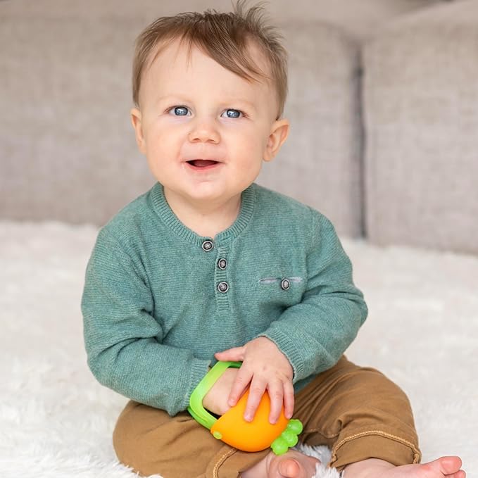 Infantino Handy Dandy Teething Mitt – Soft Silicone Teether for Babies, Develops Grasping Skills, Easy to Clean, Orange Carrot