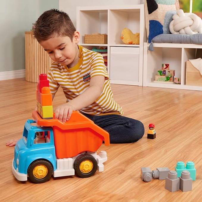 Battat- Locbloc – Toy Dump Truck – 17Pc Construction Set – Working Bucket- Building Blocks & Characters – 12 Months +
