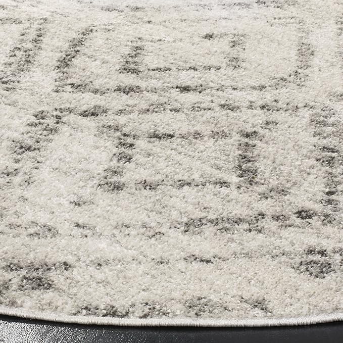 SAFAVIEH Adirondack Collection 3' Round Light Grey/Grey ADR131C Diamond Distressed Non-Shedding Living Room Bedroom Area Rug
