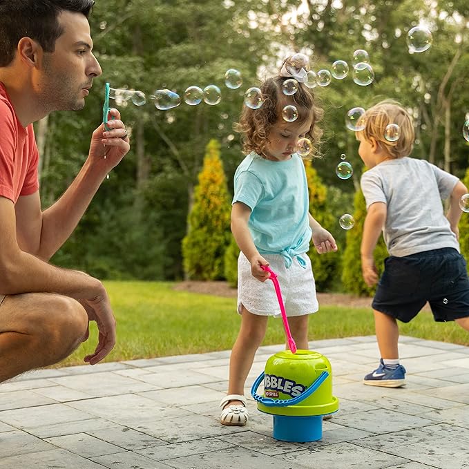 Fubbles Bubbles No-Spill Big Bubble Bucket in Green | Bubbles for Toddlers and Kids of All Ages | Includes Fubbles Bubbles Bucket and 3 Bubble Wands, Made in The USA