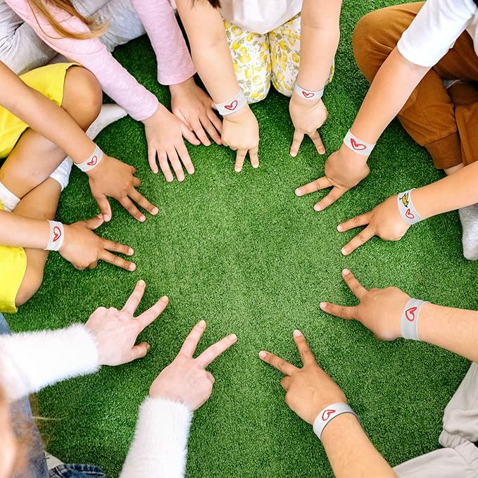 Novelty Place White Slap Bracelets, 25 Pcs DIY Blank Party Wrist Strap Snap Band for Teens & Kids - Classroom Craft Activity Prize Gift Costume