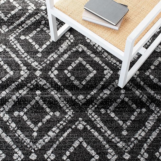 SAFAVIEH Adirondack Collection Accent Rug - 4' x 6', Black & Ivory, Modern Distressed Design, Non-Shedding & Easy Care, Ideal for High Traffic Areas in Entryway, Living Room, Bedroom (ADR131A)