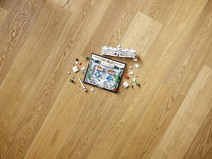 LEGO Architecture 21045 Trafalgar Square Building Kit (1197 Pieces)