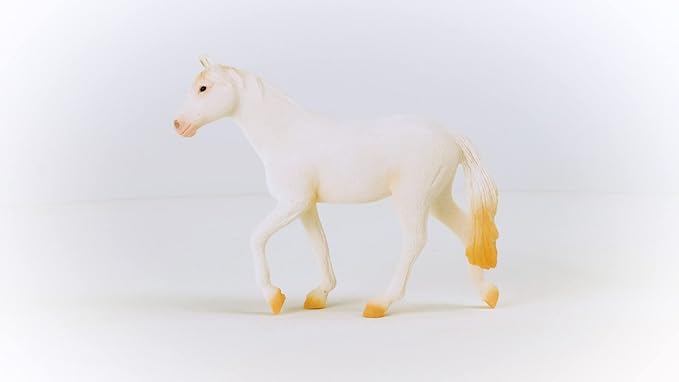 Schleich Farm World Camarillo Mare Horse Figurine - Realistic and Durable Farm Animal Toy Figure with Authentic Details, Fun and Imaginative Play for Boys and Girls, Gift for Kids Ages 3+