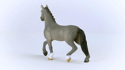 Schleich Horse Club Cheval de Selle Francais Stallion Horse Figurine - Authentic and Educational Toy Figure, Fun and Imaginative Play for Boys and Girls, Gift for Kids Ages 5+
