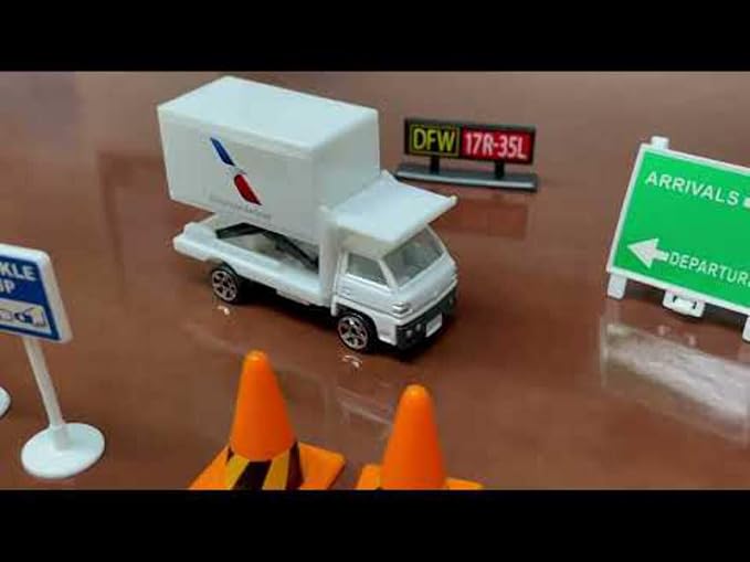 Daron American Airlines Airport Playset with Die-Cast Metal Model Airplane with Plastic Parts, Cars and Transportation Toys for Kids Ages 3+