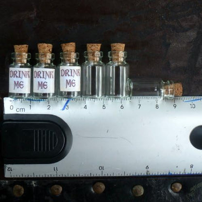 UMBRELLALABORATORY 6-10pcs Alice in Wonderland Party Supplies, Decoration, Potion Bottle with Cork Costume Accessory, DIY jewelry making charms