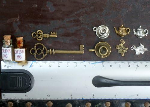 UMBRELLALABORATORY 6-10pcs Alice in Wonderland Party Supplies, Decoration, Potion Bottle with Cork Costume Accessory, DIY jewelry making charms