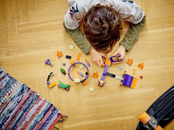 LEGO City Stuntz Dunk Stunt Ramp Challenge, 2in1 Action Set with Self-Driving Dinosaur Motorcycle Toy and Stunt Rider, Fun Activity for Kids, Boys, Girls 5 Years Old and Up, 60359