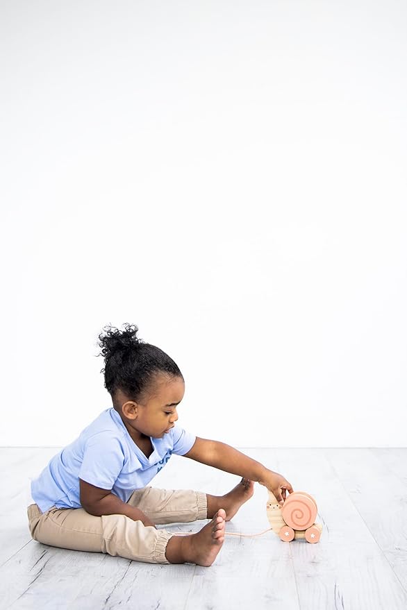 Pearhead Montessori Snail Pull Toy, Pull Along Wooden Toy, Early Development Push and Pull String Toy, Motor Skill Toy for Toddlers Ages 1+ Year