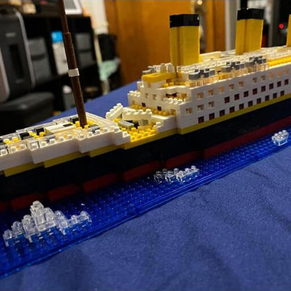 Titanic Ship Model Building Block Set, 3D Puzzle Sets DIY Educational Toys, Bricks Toy, with 1860Pcs Micro Mini Blocks, Ideal Gift for Kids and Adults