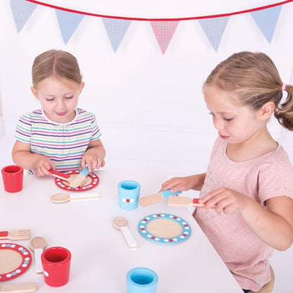 Bigjigs Toys Role Play Dinner Service Tea Set - Kids Tea Set with Toddler Cutlery, Toy Kitchen Accessories for Wooden Play Kitchen, Toy Plates and Cutlery Set
