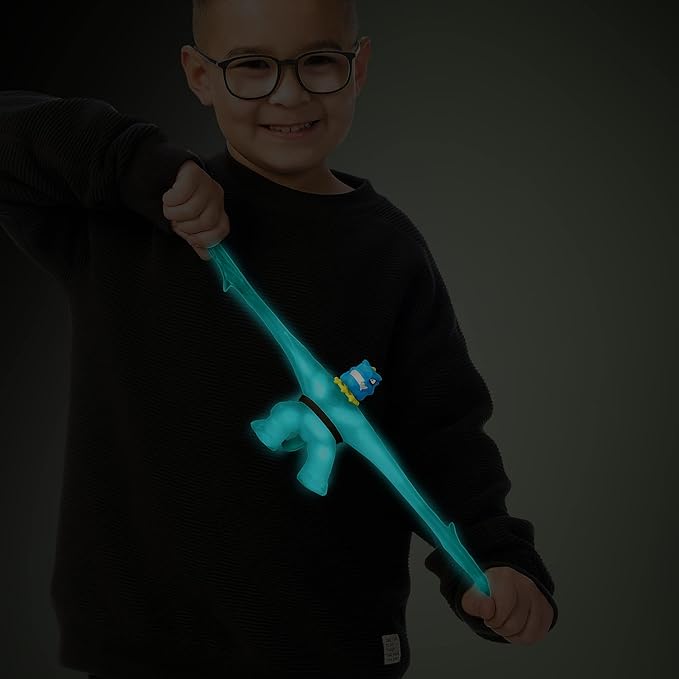 Heroes of Goo Jit Zu Glow Shifters - Versus Pack, Ultraglow Tyro VS Shadowclaw Rock Jaw. One with Unique Glow-in-The-Dark Goo Transformation. Crush The core, Goo Glows in The Dark (42620)