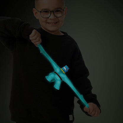 Heroes of Goo Jit Zu Glow Shifters - Versus Pack, Ultraglow Tyro VS Shadowclaw Rock Jaw. One with Unique Glow-in-The-Dark Goo Transformation. Crush The core, Goo Glows in The Dark (42620)