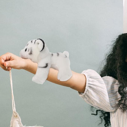 Kisangel 2pcs Wrist Hugger Plush Slap Bracelet Animals Huggables Plush Animals Slap Band Kids Party Favor(Assorted Color 1)