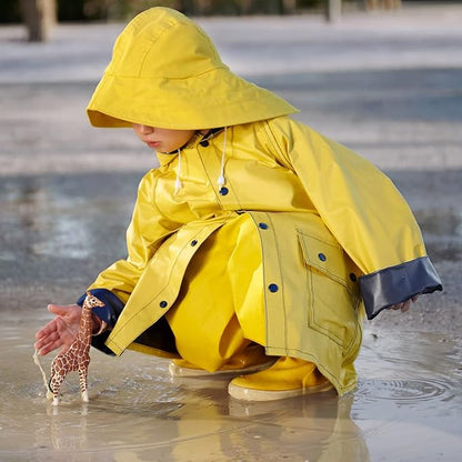 Schleich Wild Life Realistic Female Giraffe Animal Figurine - Authentic Detailed Wild Female Giraffe Toy for Boys and Girls Education Imagination and Play, Highly Durable Gift for Kids Ages 3+