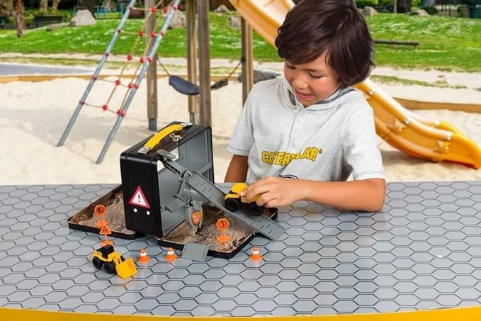 CAT Construction Toys, Store N Go Construction Playset with Travel Case, Ages 3+, 2 Little Machines Vehicles & Assortment of Construction Site Accessories, Quality, Durable & Realistic