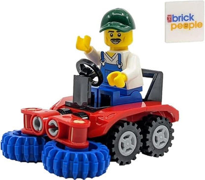 LEGO City: Street Sweeper with Driver - Road Sweeper