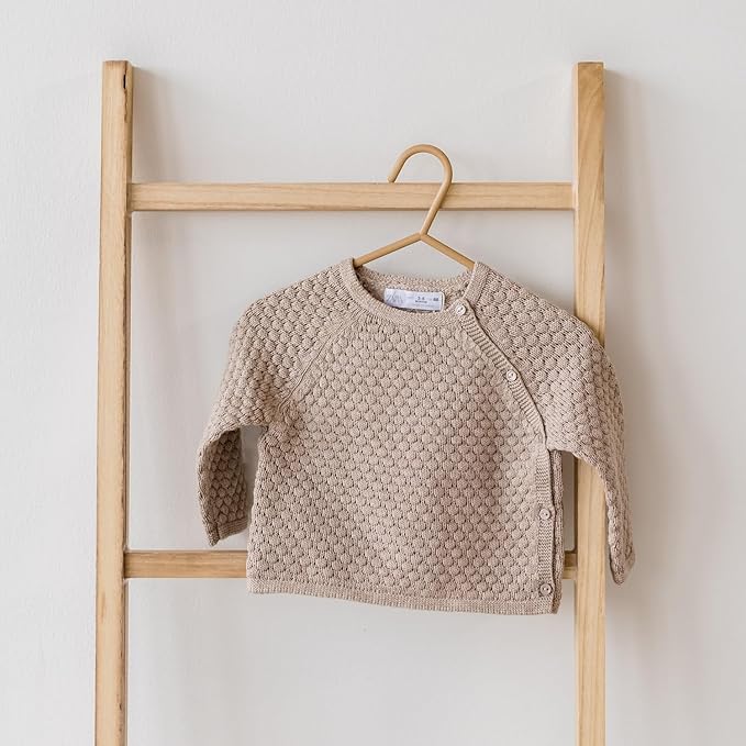 3 Sprouts Wheat Straw Plastic Hangers - 30-Pack Eco-Conscious Toddler Hangers for Child & Baby Clothes, Coats - Kid Closet Hangers Ideal for Small Girls, Boys, Children & Kids - Speckled Brown