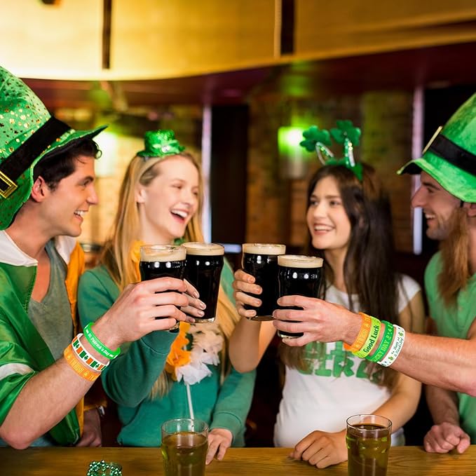 NEBURORA 48 Pcs St. Patrick's Day Silicone Bracelets Green Lucky Shamrock Rubber Wristbands for St Patricks Day Accessories Party Decoration Favors