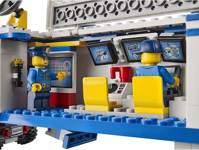 LEGO City Mobile Police Unit Control Room Truck with 3 Minifigures | 60044