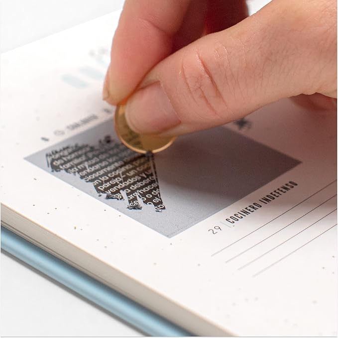 The Adventure Challenge 50 Juegos Familiares de Raspado y Actividades Divertidas para Niños y Padres, de Álbum de Recuerdos Familiares.