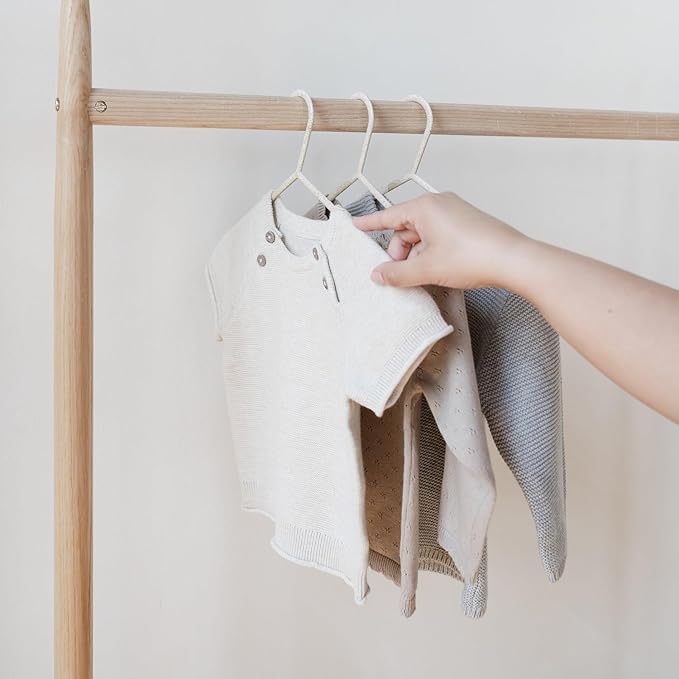 3 Sprouts Wheat Straw Plastic Hangers - 30-Pack Eco-Conscious Toddler Hangers for Child & Baby Clothes, Coats - Kid Closet Hangers Ideal for Small Girls, Boys, Children & Kids - Speckled Cream