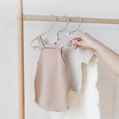 3 Sprouts Sustainable Wheat Straw Plastic Toddler & Kids Hangers – Pack of 30 Infant Baby Clothes Hangers for Closet Organization – Small Children's Hanger for Nursery - Speckled Gray