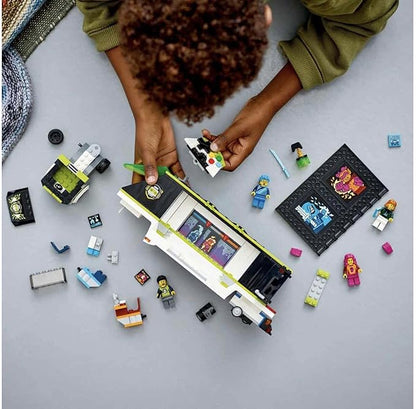 LEGO 60388 City Video Game Tournament Truck Esports Vehicle Toy with Minifigures for Gamer, Gift for Boys and Girls Age 7+