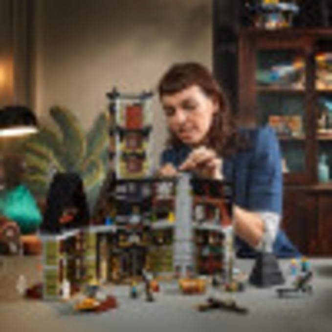 LEGO Icons Haunted House Building Set 10273, Haunted House Kit, Creative Crafts for Adults and Family, Powered Up Ready Building Kit with 10 Minifigures, Halloween Decoration to Build Together