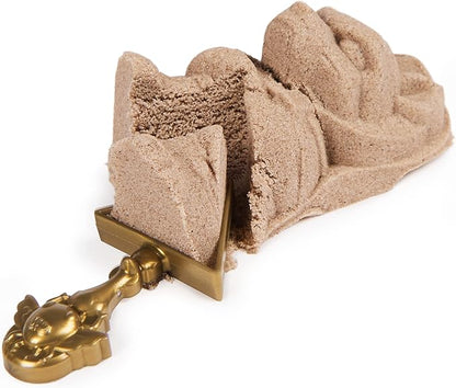 Kinetic Sand, Mini Mummy 170g Magic Sand, Kinetic Sand Brown, 1 Surprise Figure, 2 Accessories and 3 Gems Included, Toys for Boys and Girls 3 Years Old