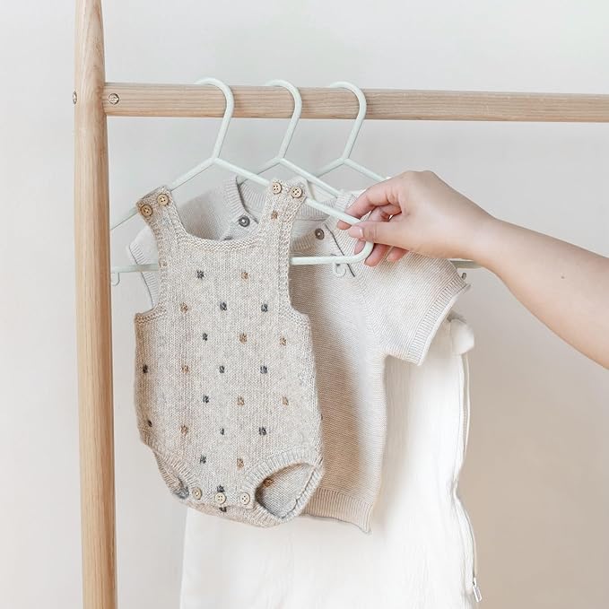 3 Sprouts Wheat Straw Plastic Hangers - 30-Pack Eco-Conscious Toddler Hangers for Child & Baby Clothes, Coats - Kid Closet Hangers Ideal for Small Girls, Boys, Children & - Speckled Green