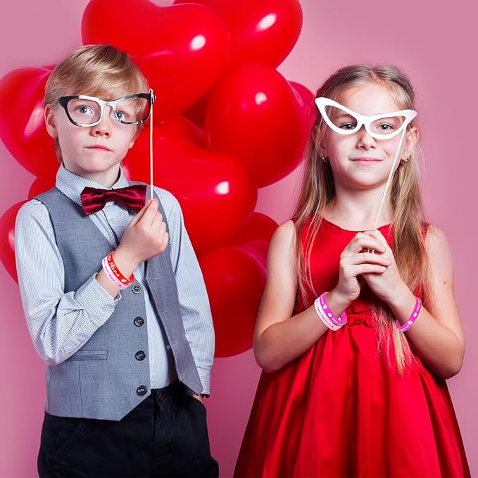 NEBURORA 40 Pieces Valentine's Day Silicone Wristbands Pink Red Heart Rubber Bracelets for Valentine's Gift Party Decoration Favors