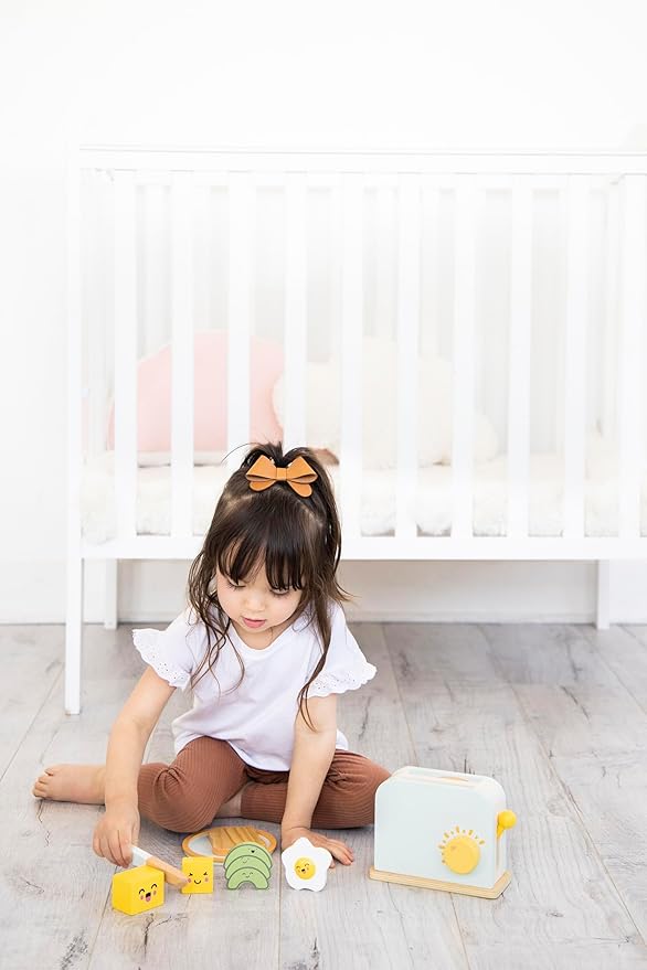 Pearhead Brunch Time Montessori Toy Toaster Oven Set, Wooden Developmental Learning Toys, Pretend Play Kitchen Set for Toddlers Ages 3+ Years, 9 Piece Wooden Play Toy Set