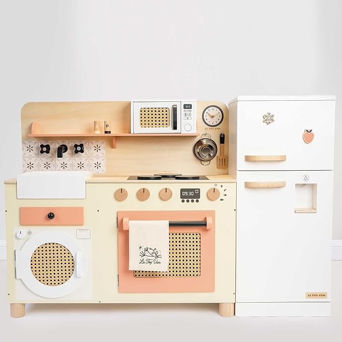 Le Toy Van – Large Wooden Kitchen Furniture Set | Grand Kitchen Cabinet and Appliance Pretend Play Set – Suitable for 36+ Months