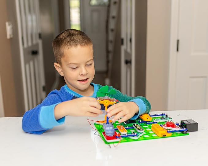 Snap Circuits Green Energy Electronics Exploration Kit | Over 125 Exciting STEM Projects | Full Color Project Manual | 45+ Snap Circuits Parts | STEM Educational Toys for Kids 8+