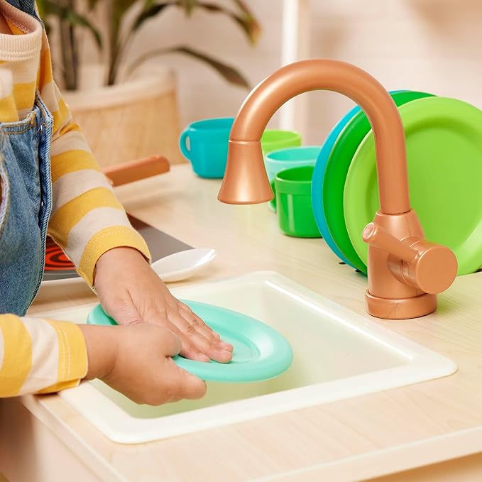 Battat – Play Kitchen & Market – Toddler-Friendly Size – Chalkboard Menu & Oven Dials – 25 Toy Cooking Accessories – 2 Years + – Two n' One Cookin' Fun