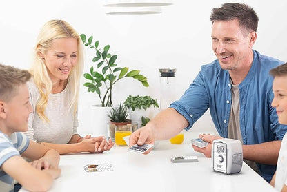 Top Trumps James Bond Movie Trivia Ggame: Quiz Games - Trivia Quiz - Kids Games - Games for Adults - Great Travel Games and Road Trip Games - Trivia Outdoor Games 2+ Players