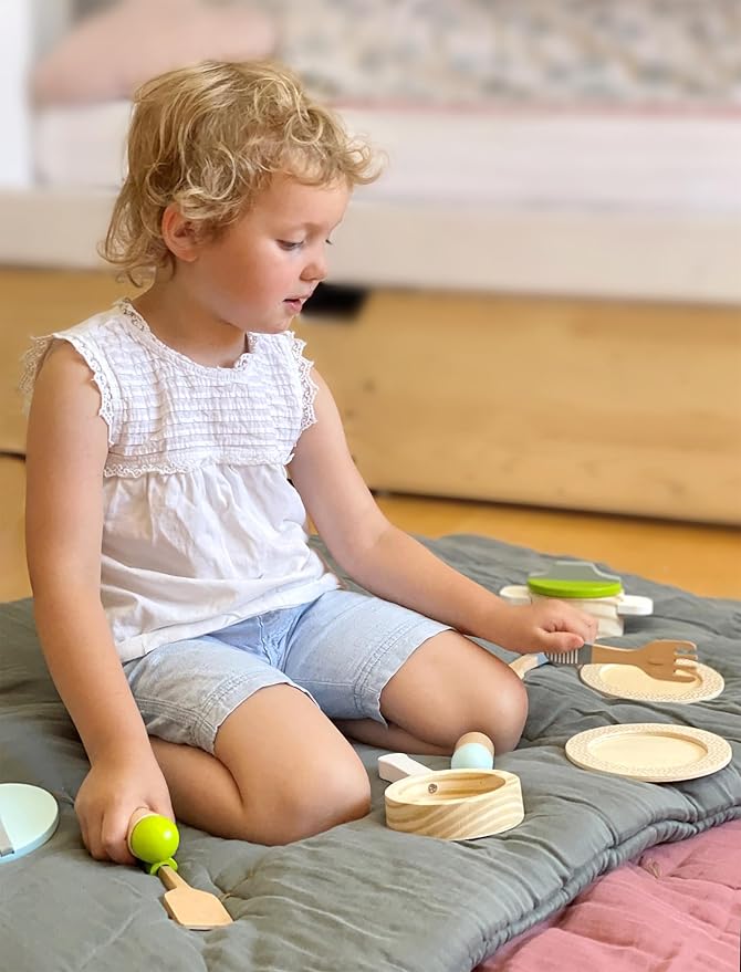 small foot wooden toys- Premium 15 Piece Kitchen Playset- Cooking and Dining Set Includes Pots, Plates and Utensils- Ideal for Toddlers 2+, Multi, (11098)
